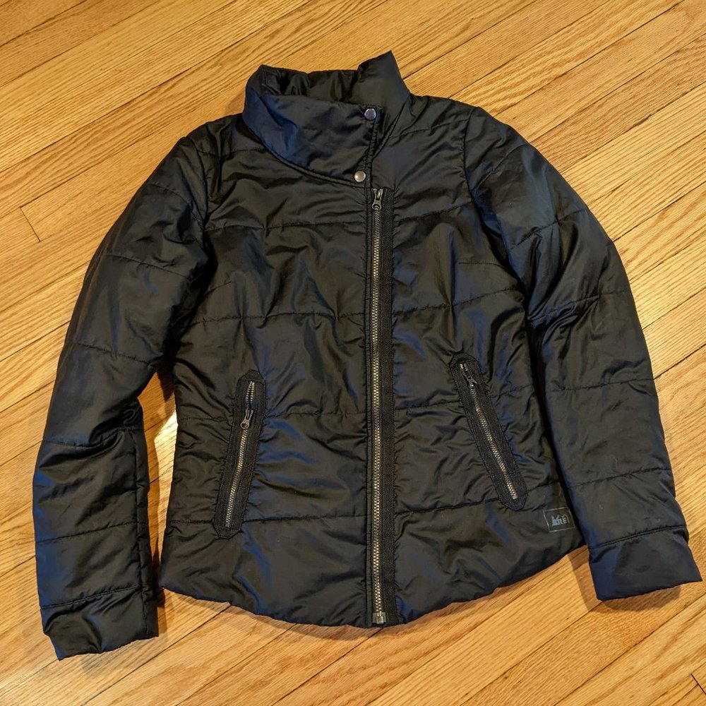 REI small women's black puffy diagonal zip coat